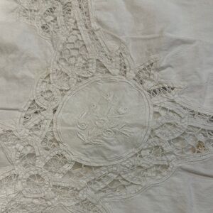 Elegant White Lace Table Cloth